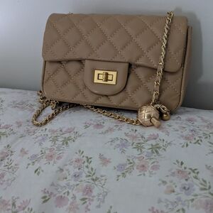 Chic Quilted Tan Crossbody Bag with Chain Strap